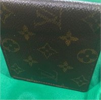 LOUIS VUITTON men’s monogram bifold wallet