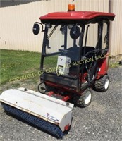 VENTRAC 3200 ARTICULATED TRACTOR W/ FRONT MOUNTED