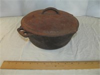 Cast Iron USA #8 Stew Pot w/ Lid - 10.5"