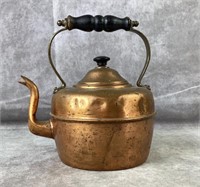 Vintage copper tea pot/kettle made in England