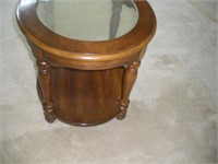 End table  22x26x20
