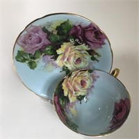 STANLEY TEACUP & SAUCER LARGE ROSES PASTEL GROUND