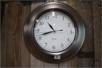 10 1/2 inch battery operated wall clock