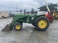 John Deere 4010 Tractor w/ Loader