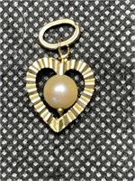 heart pendant  with pearls