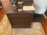 DESK WITH ELECTRIC MONITOR LIFT - 30''x60''x30''