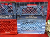 (4)Plastic milk crates.
