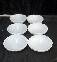 Set of 6 white dessert bowls