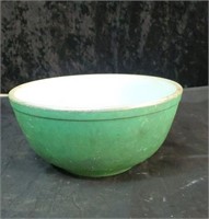 Green Pyrex mixing bowl approx 9 inches diameter