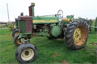 1957 JD 720 Gas Tractor SN:7212710