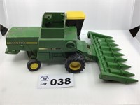 ERTL 1/32 Scale John Deere Turbo Combine Made In