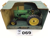 1/16 Scale -ERTL  John Deere Wide Front Model G