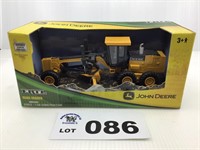 1/50 Scale - ERTL  John Deere Road Grader