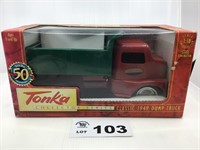 1/18 Scale - Tonka Classic 1949 Dump Truck