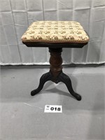 WOODEN PIANO STOOL WITH METAL LEGS
