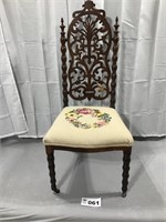WOODEN CHAIR WITH UPHOLSTERED SEAT