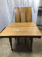 6 LEGGED OAK DINING TABLE WITH 3 LEAVES