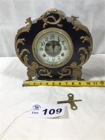 NEW HAVEN CLOCK COMPANY CLOCK WITH KEY, WORKING