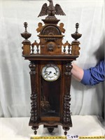 CLOCK, MANUFACTURER UNKNOWN, WITH KEY, WORKING