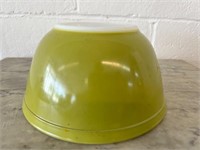 Vintage 402 Pyrex Mixing Bowl 1.5 Qt Avocado Green