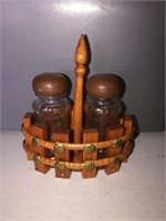 Shakers w/ Wood Carrier