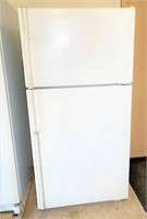 Maytag fridge 20.7 cu ft- contents NOT included