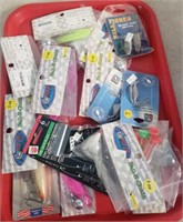 TRAY OF ASSORTED TACKLE, MISC LURES