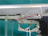 S&W Mod: 669, 9mm pistol, 3.5" brl, ss, --