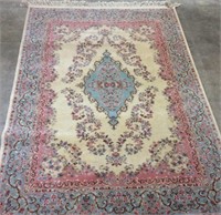 AREA RUG, 6x4 FT