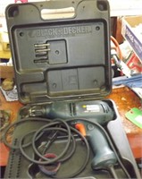 BLACK AND DECKER 4.5 A WITH CASE