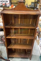 Antique bookcase with a fancy top, 4  permanent