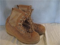 US Military Desert Combat Boots - Size 6W