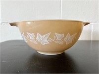 Vintage Pyrex Sandlewood mixing bowl 442