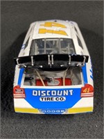 1:24 Scale Elite Collectible Cars