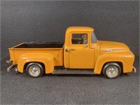 1:18 Scale Diecast Model Trucks and Cars