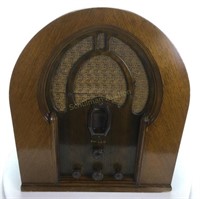 Philco 16B Cathedral Radio