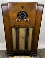 Stromberg-Carlson 140L Console Radio