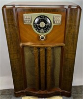 Zenith 10-S-567 Console Radio