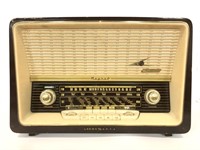 Vintage Magnet Loewe Opta radio