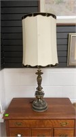 Hollywood Regency style lamp with correct time