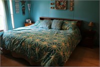 Queen Size Matress & Boxspring w Headboard & Frame