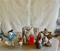 Box lot JESUS figurines