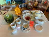 Box lot with tea pot, tea cups & decorative plates