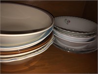 Dinner plates & serving pieces
