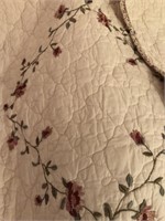 Quilted bedspread & shams