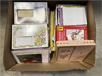 ASSORTMENT OF VINTAGE CARDS & STATIONARY