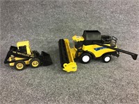 Lot of 2 New Holland Including 1/32 Scale