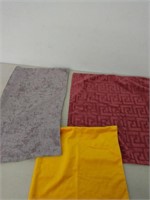 New Condition - Assorted Themes and Sizes - Throw