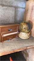 2 MUSIC BOXES