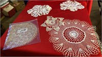 LACE DOILES AND TABLE COVERINGS